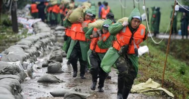 风雨同舟 | 华夏显示向抗洪部队捐赠抗洪救灾物资